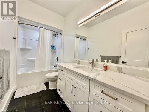 213 Devinwood Ave, Brockton, ON - Indoor Photo Showing Bathroom