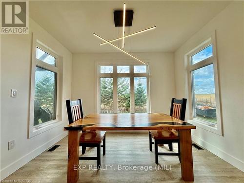 213 Devinwood Ave, Brockton, ON - Indoor Photo Showing Dining Room