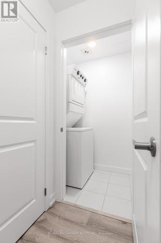 407 - 450 Dundas Street, Hamilton, ON - Indoor Photo Showing Laundry Room