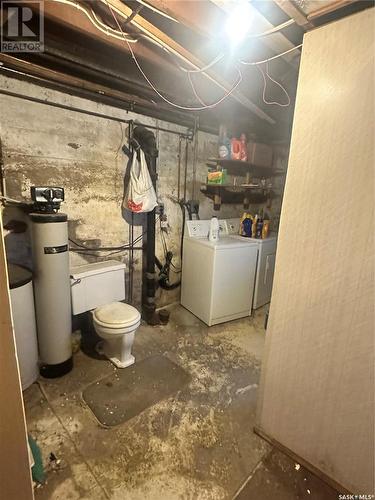 108 9Th Street E, Wynyard, SK - Indoor Photo Showing Laundry Room