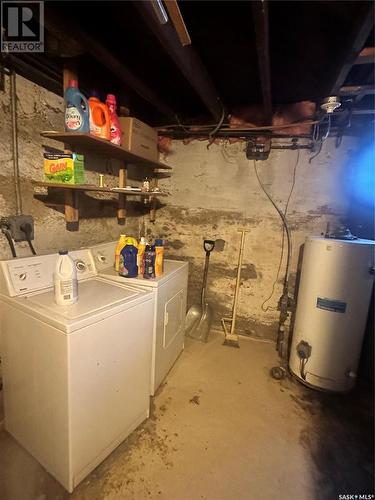 108 9Th Street E, Wynyard, SK - Indoor Photo Showing Laundry Room