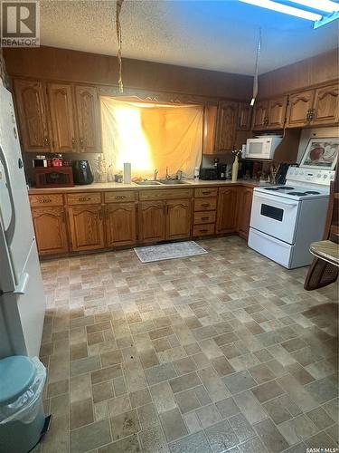 108 9Th Street E, Wynyard, SK - Indoor Photo Showing Kitchen