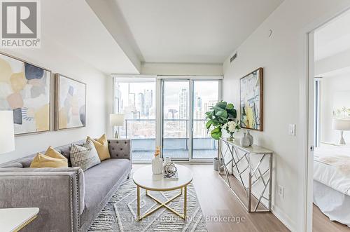 1807 - 85 Wood Street, Toronto, ON - Indoor Photo Showing Living Room