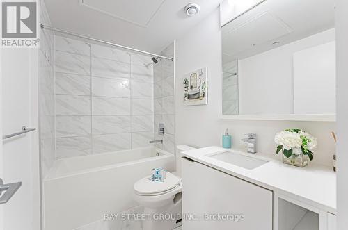 1807 - 85 Wood Street, Toronto, ON - Indoor Photo Showing Bathroom