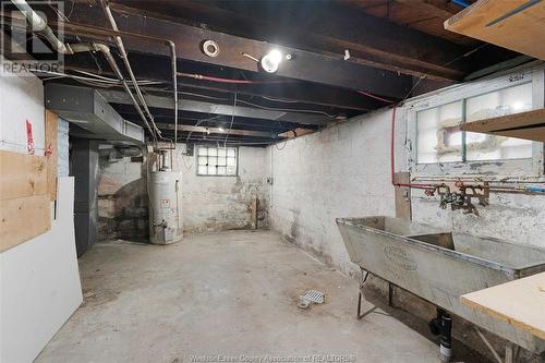 985 Lincoln, Windsor, ON - Indoor Photo Showing Basement