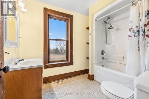 338 Burridge Road E, South Frontenac (Frontenac South), ON - Indoor Photo Showing Bathroom