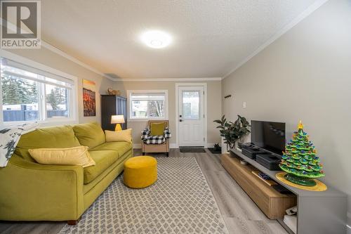 338 Ewert Street, Prince George, BC - Indoor Photo Showing Kitchen With Double Sink