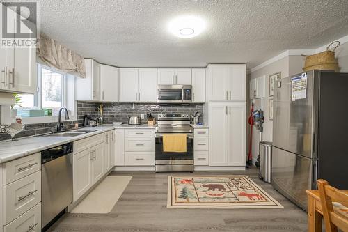 338 Ewert Street, Prince George, BC - Indoor Photo Showing Kitchen