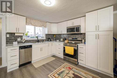 338 Ewert Street, Prince George, BC - Indoor Photo Showing Kitchen