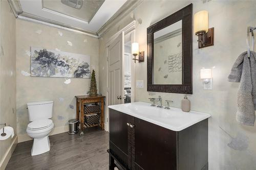 1169 Bellagio Avenue, Kelowna, BC - Indoor Photo Showing Bathroom