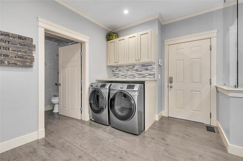 1169 Bellagio Avenue, Kelowna, BC - Indoor Photo Showing Laundry Room