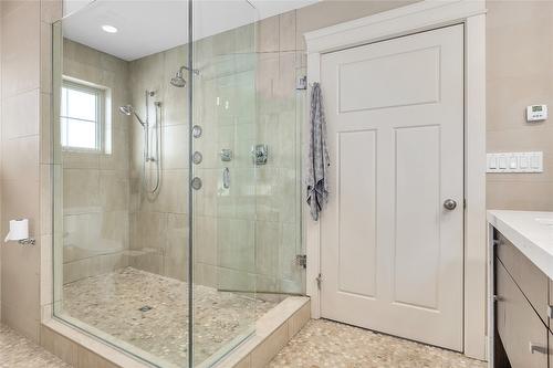 1169 Bellagio Avenue, Kelowna, BC - Indoor Photo Showing Bathroom