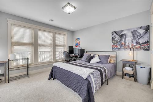 1169 Bellagio Avenue, Kelowna, BC - Indoor Photo Showing Bedroom