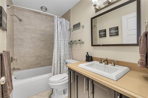 1169 Bellagio Avenue, Kelowna, BC - Indoor Photo Showing Bathroom