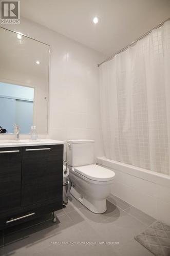 1414 - 1 Market Street, Toronto, ON - Indoor Photo Showing Bathroom