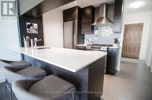 1414 - 1 Market Street, Toronto, ON - Indoor Photo Showing Kitchen