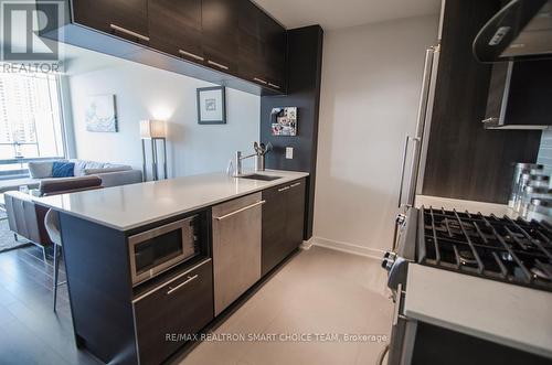 1414 - 1 Market Street, Toronto, ON - Indoor Photo Showing Kitchen With Stainless Steel Kitchen