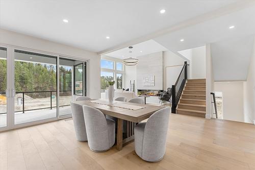 3462 Hilltown Close, Kelowna, BC - Indoor Photo Showing Dining Room