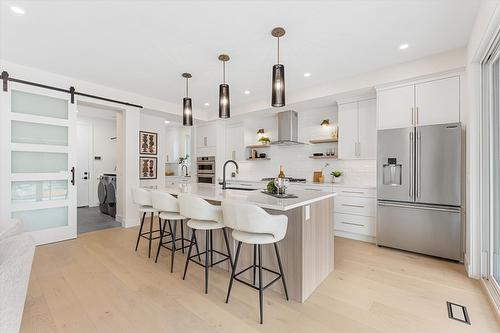 3462 Hilltown Close, Kelowna, BC - Indoor Photo Showing Kitchen With Upgraded Kitchen