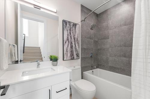 3462 Hilltown Close, Kelowna, BC - Indoor Photo Showing Bathroom