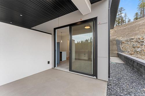 3462 Hilltown Close, Kelowna, BC - Outdoor With Exterior