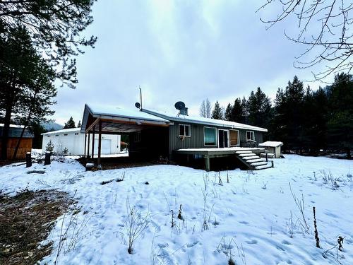 5385 Highway 33, Beaverdell, BC - Outdoor