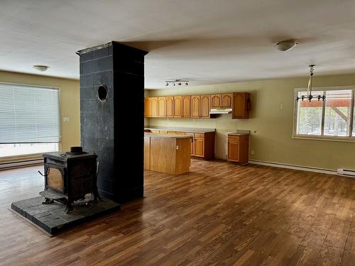 5385 Highway 33, Beaverdell, BC - Indoor Photo Showing Kitchen