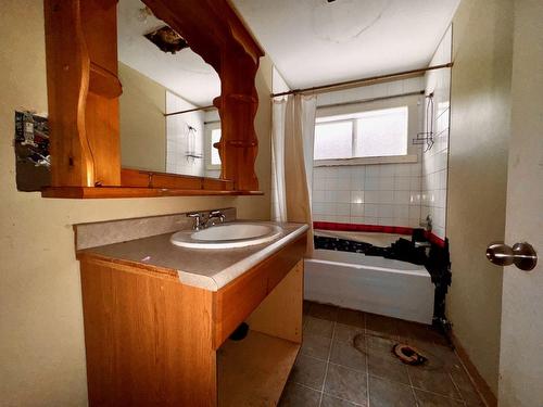 5385 Highway 33, Beaverdell, BC - Indoor Photo Showing Bathroom