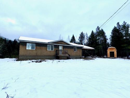 5385 Highway 33, Beaverdell, BC - Outdoor