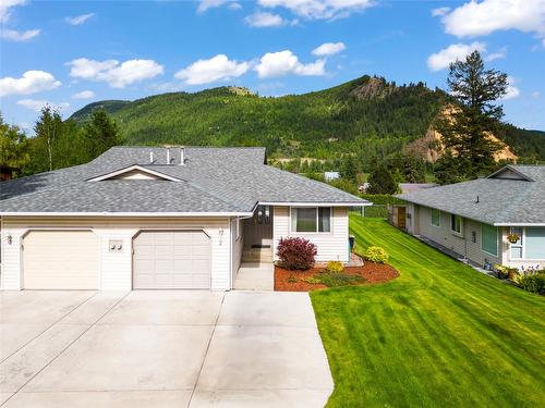 2-2675 Pine Avenue, Lumby, BC - Outdoor