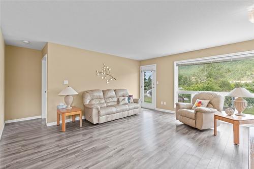 2-2675 Pine Avenue, Lumby, BC - Indoor Photo Showing Living Room