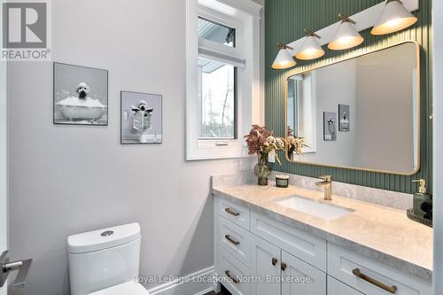 107 Hoggard Court, Blue Mountains (Thornbury), ON - Indoor Photo Showing Bathroom