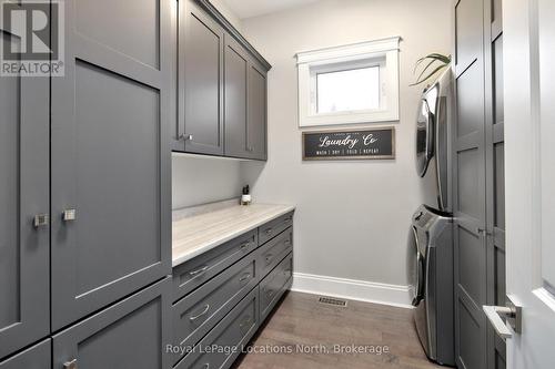 107 Hoggard Court, Blue Mountains (Thornbury), ON - Indoor Photo Showing Laundry Room