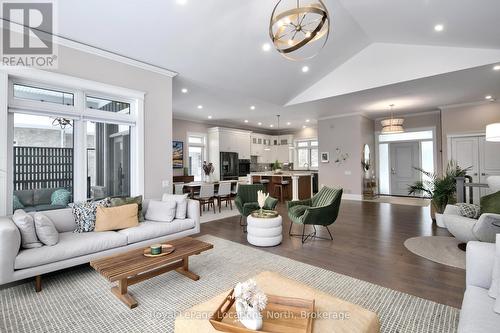 107 Hoggard Court, Blue Mountains (Thornbury), ON - Indoor Photo Showing Living Room