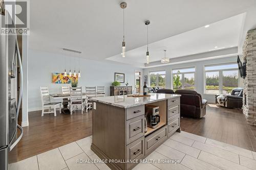 132 Cherrywood Parkway, Greater Napanee, ON - Indoor Photo Showing Kitchen With Upgraded Kitchen