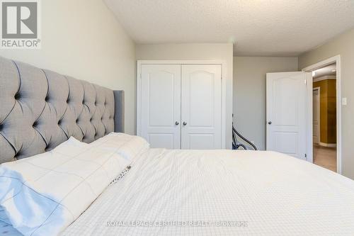 2405 Tesla Crescent, Oakville, ON - Indoor Photo Showing Bedroom