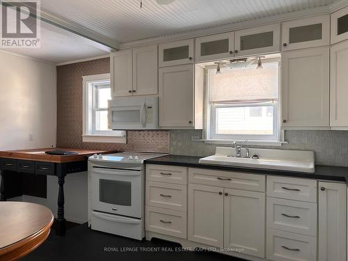 24 Aurora Avenue, Kapuskasing, ON - Indoor Photo Showing Kitchen