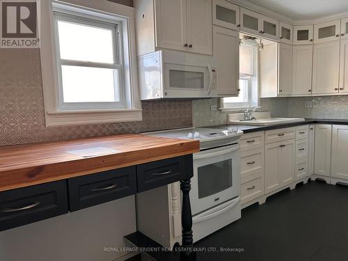 24 Aurora Avenue, Kapuskasing, ON - Indoor Photo Showing Kitchen