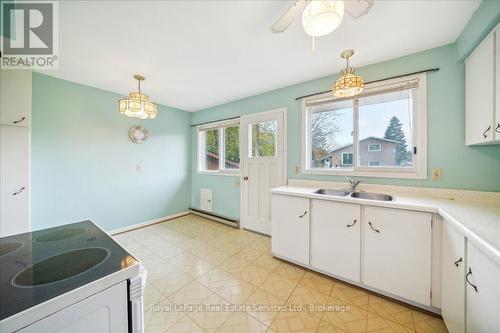 1499 Seaview Drive, Mississauga (Clarkson), ON - Indoor Photo Showing Kitchen With Double Sink