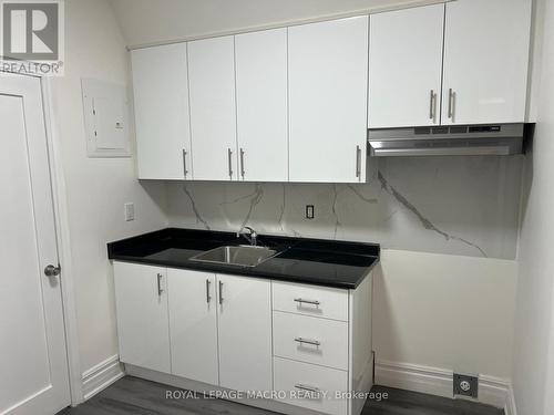 2 - 660 Main Street, Hamilton, ON - Indoor Photo Showing Kitchen