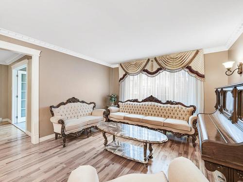 Living room - 16 Rue Des Légendes, Saint-Jean-Sur-Richelieu, QC - Indoor Photo Showing Living Room