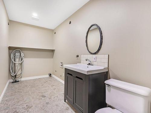 Powder room - 16 Rue Des Légendes, Saint-Jean-Sur-Richelieu, QC - Indoor Photo Showing Bathroom