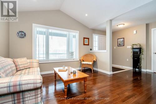 7 Sheppard Drive, Tay (Victoria Harbour), ON - Indoor Photo Showing Living Room