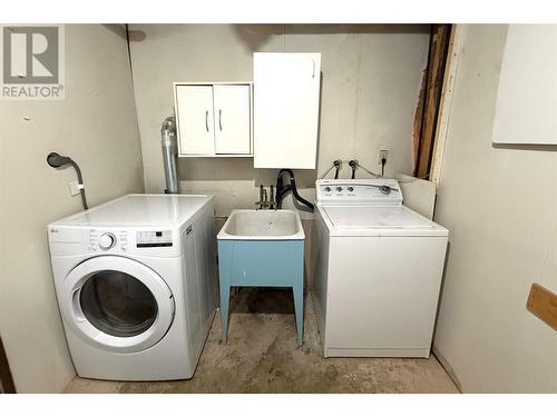 823 6Th Avenue, Kimberley, BC - Indoor Photo Showing Laundry Room