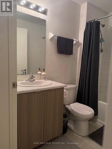 211 - 20 Orchid Court, Toronto, ON - Indoor Photo Showing Bathroom