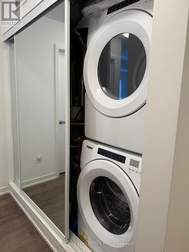 211 - 20 Orchid Court, Toronto, ON - Indoor Photo Showing Laundry Room