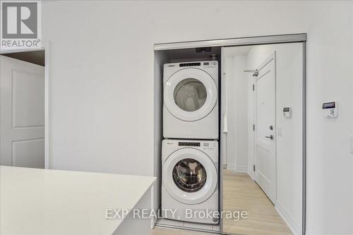 2003 - 30 Elm Drive W, Mississauga, ON - Indoor Photo Showing Laundry Room