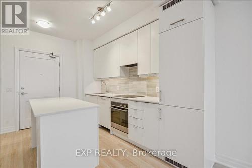 2003 - 30 Elm Drive W, Mississauga, ON - Indoor Photo Showing Kitchen