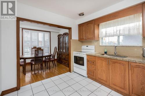 88 Plunkett Road, Toronto, ON - Indoor Photo Showing Kitchen