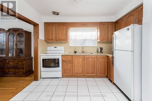 88 Plunkett Road, Toronto, ON - Indoor Photo Showing Kitchen